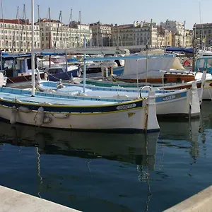 https://vieux-port-studio-chic.fr-provencehotel.com